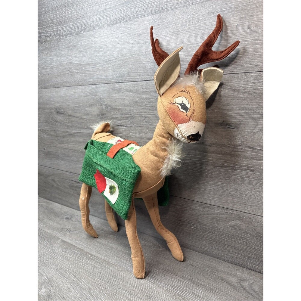 Annalee Doll 20” Christmas REINDEER w/Green Baskets And Holly 1987
